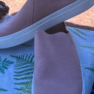 Slip on sneakers